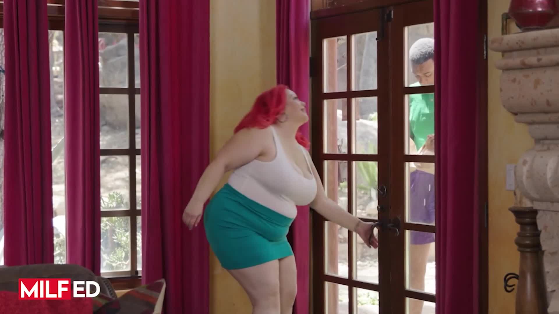 Lucky for her the Delivery Guy has a Big Dick for her to Eat